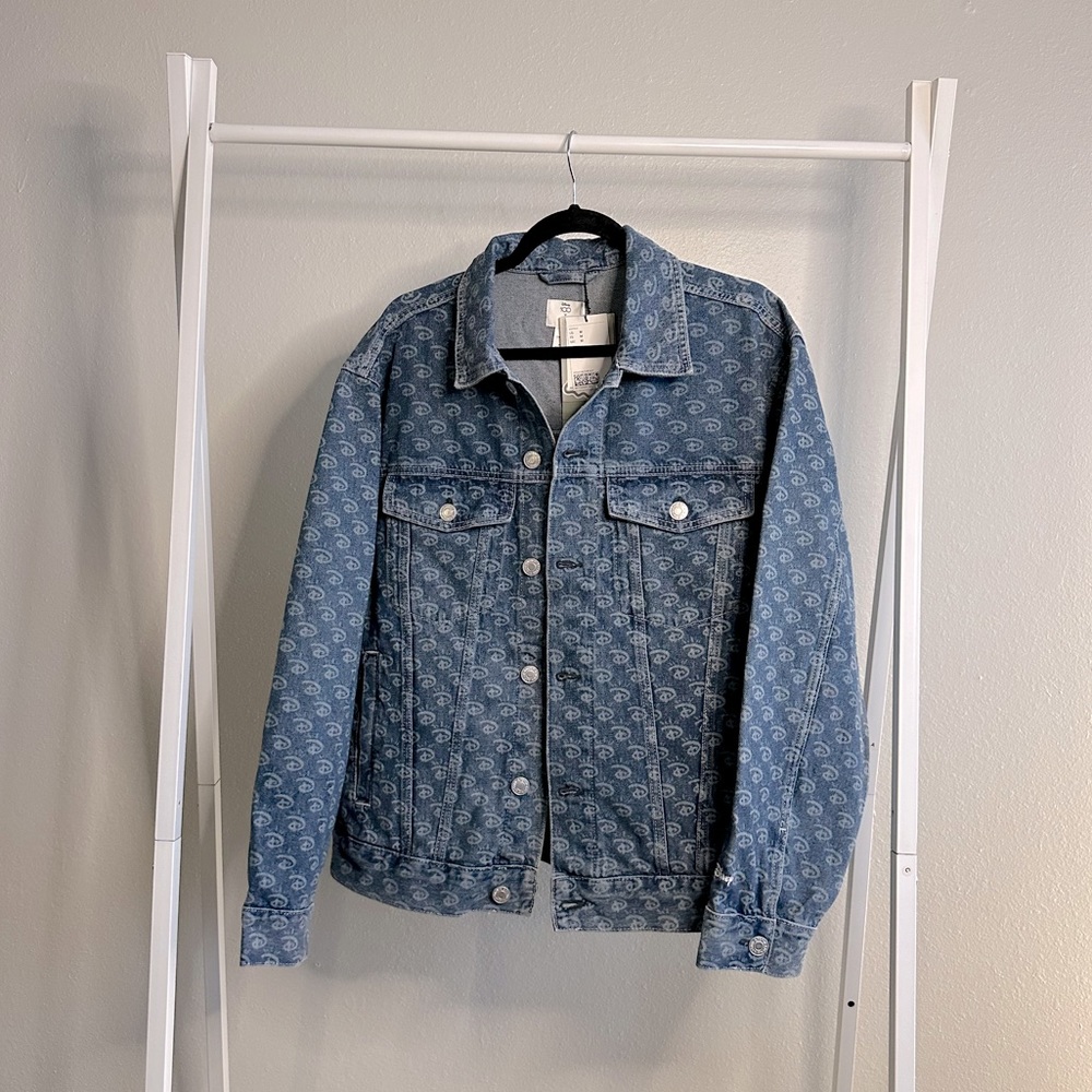Disney100 x H&M | Trevor Andrew I H&M | Loose Fit Printed Denim Jacket